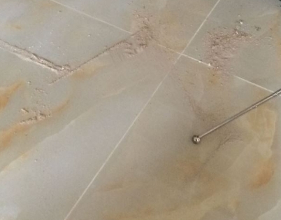 龙里瓷砖空鼓维修公司分享粘合剂选择不当在瓷砖铺贴过程中可能导致以下问题
