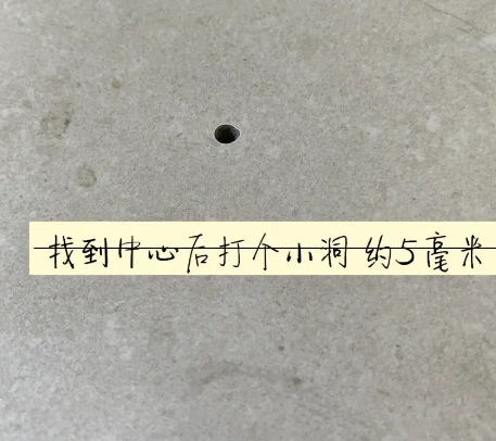龙里瓷砖空鼓维修公司专业解答在瓷砖铺贴过程中，如果砂料搅拌不均匀，将会带来以下问题